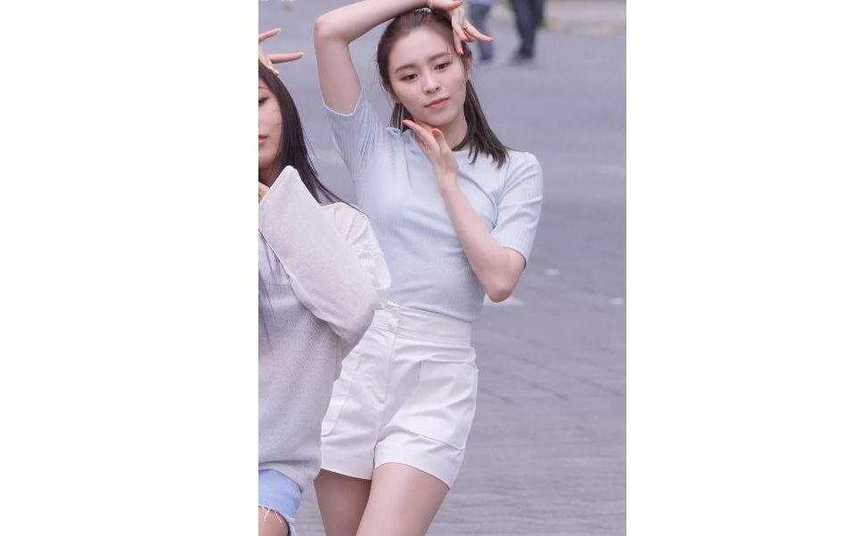 4k-190601 (CLC) ME(美) ELKIE